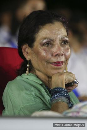 Daniel y Rosario reciben Antorcha de la Libertad y la Unidad Centroamericana