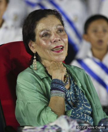 Daniel y Rosario reciben Antorcha de la Libertad y la Unidad Centroamericana