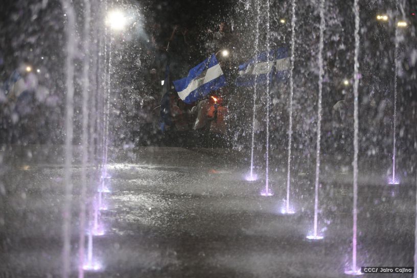 Daniel y Rosario reciben Antorcha de la Libertad y la Unidad Centroamericana