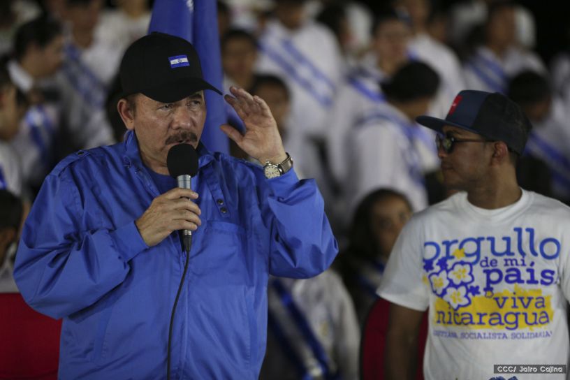 Daniel y Rosario reciben Antorcha de la Libertad y la Unidad Centroamericana