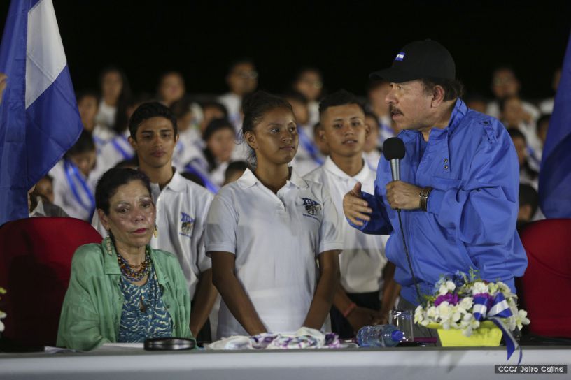 Daniel y Rosario reciben Antorcha de la Libertad y la Unidad Centroamericana