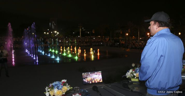 Daniel y Rosario reciben Antorcha de la Libertad y la Unidad Centroamericana