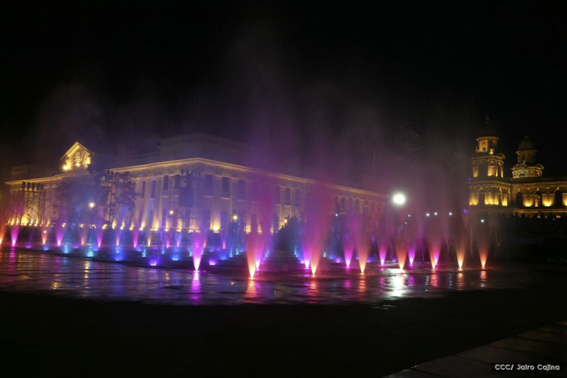 Daniel y Rosario reciben Antorcha de la Libertad y la Unidad Centroamericana