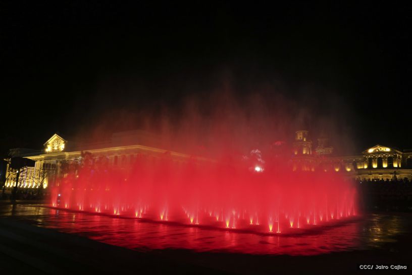 Daniel y Rosario reciben Antorcha de la Libertad y la Unidad Centroamericana