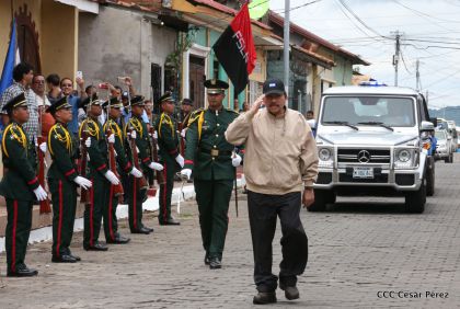 Comandante Daniel participa en honras fúnebres del compañero René Nuñez en León