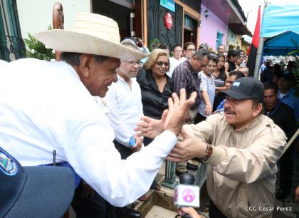 Comandante Daniel participa en honras fúnebres del compañero René Nuñez en León