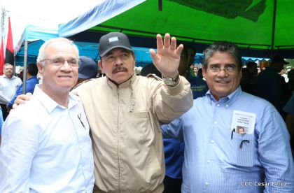 Comandante Daniel participa en honras fúnebres del compañero René Nuñez en León