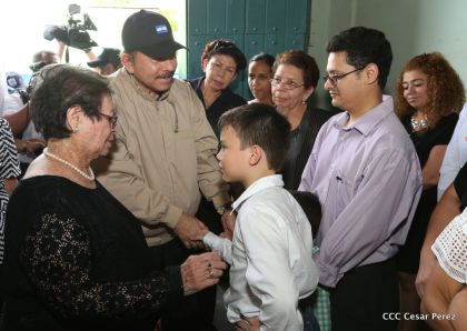 Comandante Daniel participa en honras fúnebres del compañero René Nuñez en León