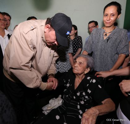 Comandante Daniel participa en honras fúnebres del compañero René Nuñez en León