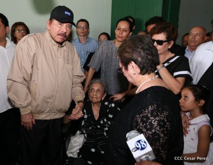 Comandante Daniel participa en honras fúnebres del compañero René Nuñez en León