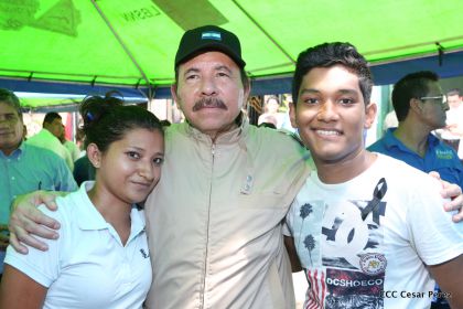 Comandante Daniel participa en honras fúnebres del compañero René Nuñez en León