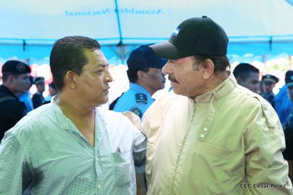 Comandante Daniel participa en honras fúnebres del compañero René Nuñez en León