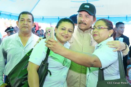 Comandante Daniel participa en honras fúnebres del compañero René Nuñez en León