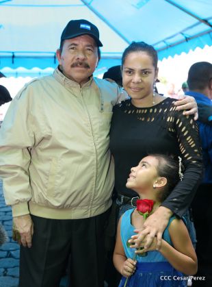 Comandante Daniel participa en honras fúnebres del compañero René Nuñez en León