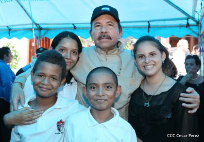 Comandante Daniel participa en honras fúnebres del compañero René Nuñez en León