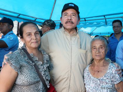 Comandante Daniel participa en honras fúnebres del compañero René Nuñez en León