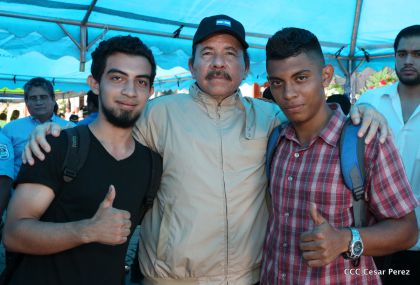 Comandante Daniel participa en honras fúnebres del compañero René Nuñez en León