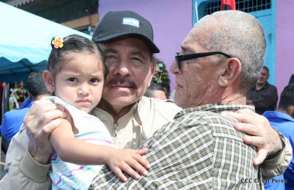 Comandante Daniel participa en honras fúnebres del compañero René Nuñez en León