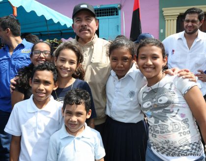 Comandante Daniel participa en honras fúnebres del compañero René Nuñez en León