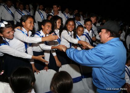 Daniel y Rosario reciben Antorcha de la Libertad y la Unidad Centroamericana