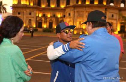Daniel y Rosario reciben Antorcha de la Libertad y la Unidad Centroamericana
