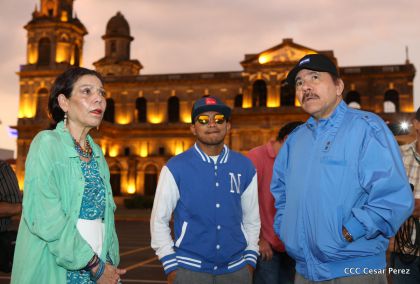 Daniel y Rosario reciben Antorcha de la Libertad y la Unidad Centroamericana