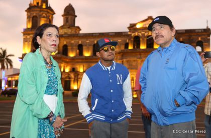 Daniel y Rosario reciben Antorcha de la Libertad y la Unidad Centroamericana