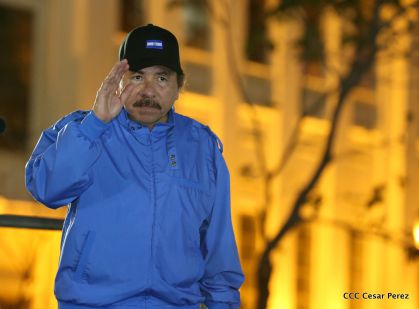 Daniel y Rosario reciben Antorcha de la Libertad y la Unidad Centroamericana