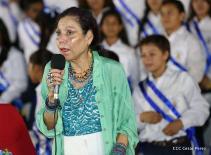 Daniel y Rosario reciben Antorcha de la Libertad y la Unidad Centroamericana