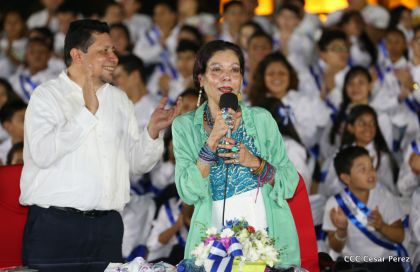 Daniel y Rosario reciben Antorcha de la Libertad y la Unidad Centroamericana