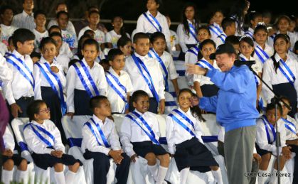 Daniel y Rosario reciben Antorcha de la Libertad y la Unidad Centroamericana