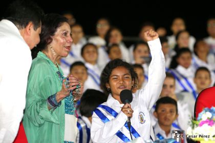 Daniel y Rosario reciben Antorcha de la Libertad y la Unidad Centroamericana