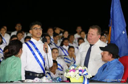 Daniel y Rosario reciben Antorcha de la Libertad y la Unidad Centroamericana