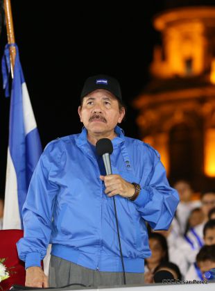 Daniel y Rosario reciben Antorcha de la Libertad y la Unidad Centroamericana