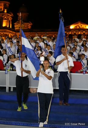 Daniel y Rosario reciben Antorcha de la Libertad y la Unidad Centroamericana