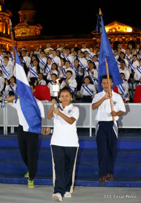 Daniel y Rosario reciben Antorcha de la Libertad y la Unidad Centroamericana