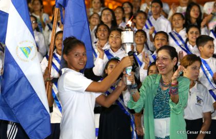 Daniel y Rosario reciben Antorcha de la Libertad y la Unidad Centroamericana
