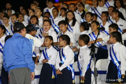 Daniel y Rosario reciben Antorcha de la Libertad y la Unidad Centroamericana