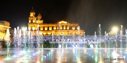 Daniel y Rosario reciben Antorcha de la Libertad y la Unidad Centroamericana