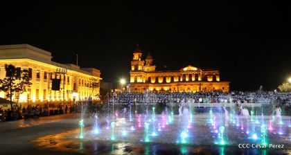Daniel y Rosario reciben Antorcha de la Libertad y la Unidad Centroamericana