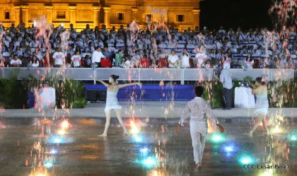 Daniel y Rosario reciben Antorcha de la Libertad y la Unidad Centroamericana