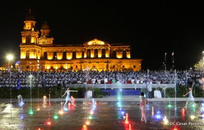 Daniel y Rosario reciben Antorcha de la Libertad y la Unidad Centroamericana