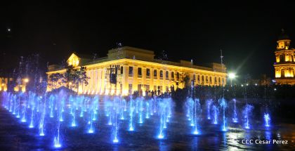Daniel y Rosario reciben Antorcha de la Libertad y la Unidad Centroamericana