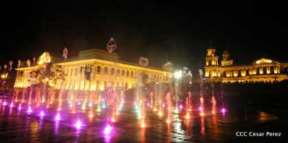 Daniel y Rosario reciben Antorcha de la Libertad y la Unidad Centroamericana