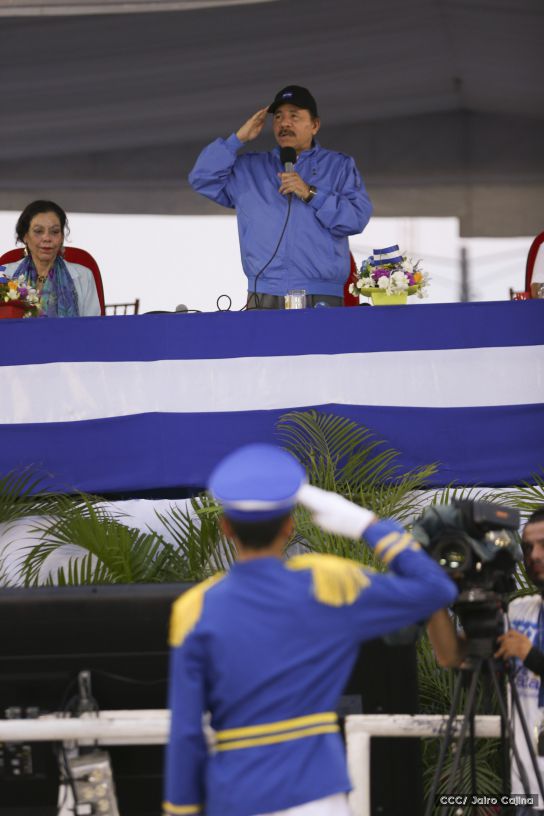 Más Fotos del Desfile Patrio en la Avenida de Bolívar a Chávez