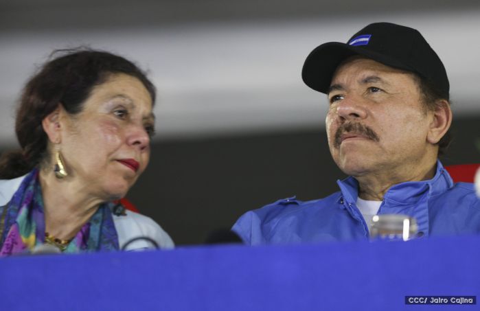 Más Fotos del Desfile Patrio en la Avenida de Bolívar a Chávez
