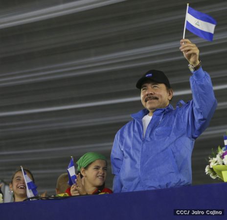 Más Fotos del Desfile Patrio en la Avenida de Bolívar a Chávez