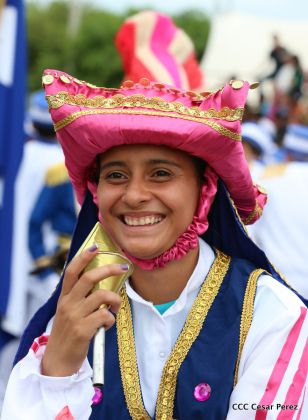 Más Fotos del Desfile Patrio en la Avenida de Bolívar a Chávez