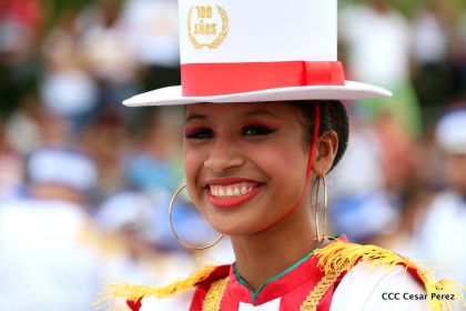Más Fotos del Desfile Patrio en la Avenida de Bolívar a Chávez