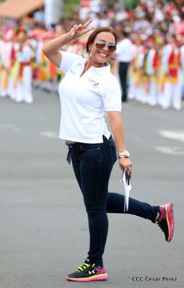 Más Fotos del Desfile Patrio en la Avenida de Bolívar a Chávez